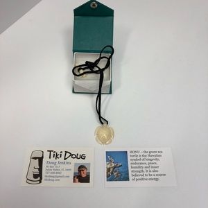 Honu turtle pendant 🐢 (🚚Moving Sale)